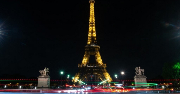 French authorities to ban illuminated advertising at night to reduce electricity consumption