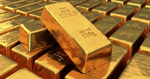 Gold prices rise as dollar stabilizes in light of US market weekend